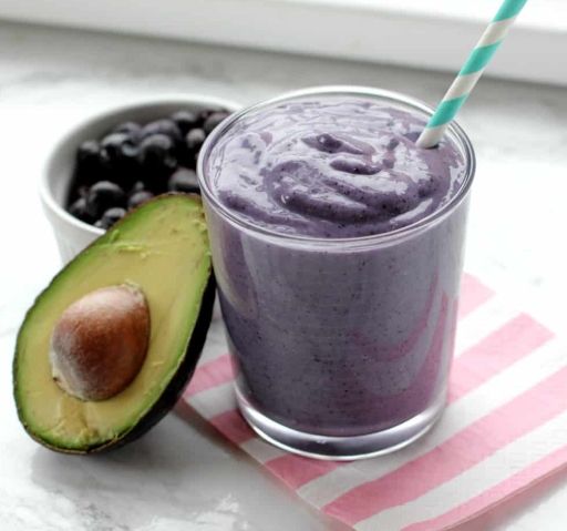 Avocado & Berry Smoothie Recipe