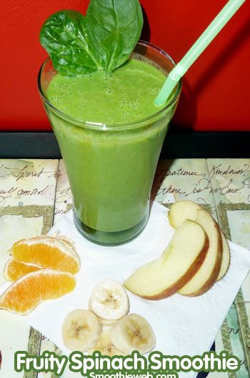 Green Spinach Smoothie Recipe with Fruit